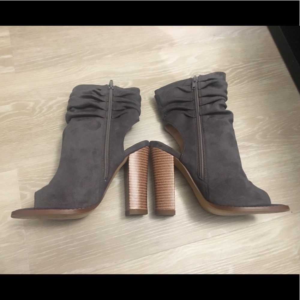 Liliana open toe grey boots